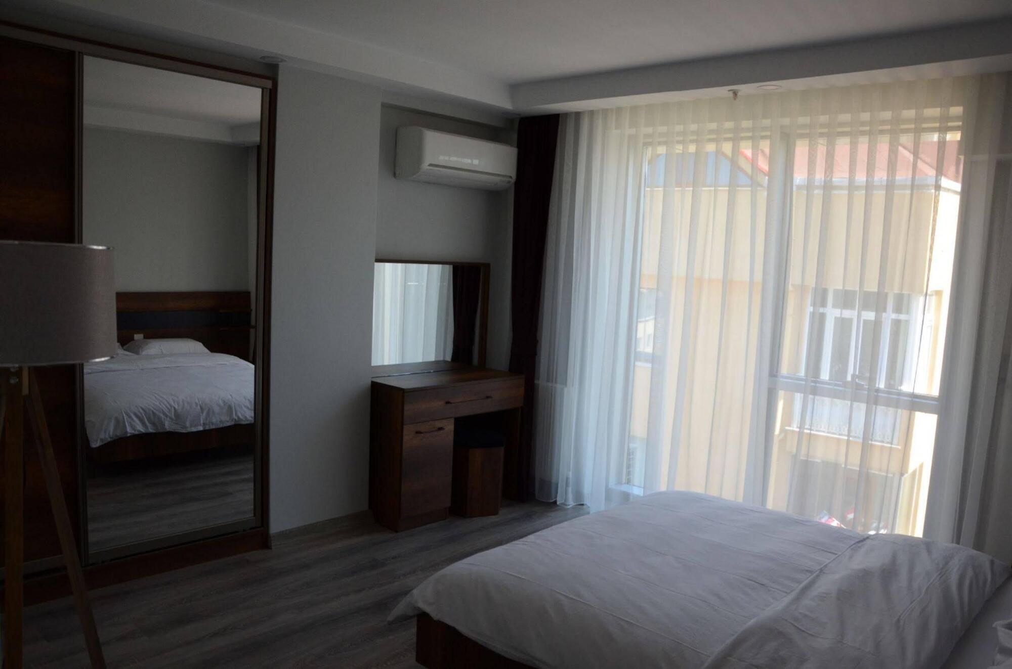 On4 Rooms & Suites Istanbul Exterior photo